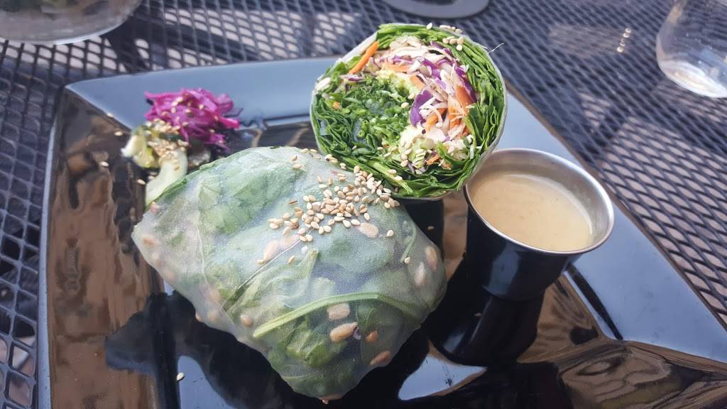 The DeLuxe | restaurant | 148 West St A-8, Reno, NV 89501, USA | 7756866773 OR +1 775-686-6773