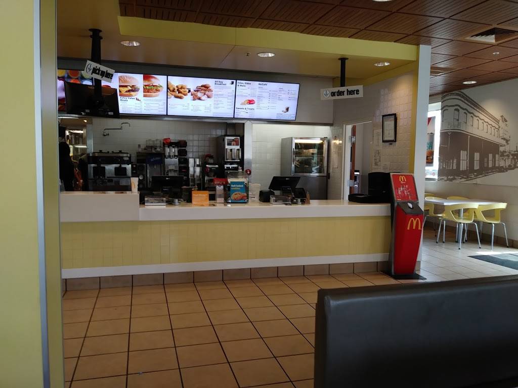 McDonalds | cafe | 1687 Dove Park Rd, Mandeville, LA 70471, USA | 9858931089 OR +1 985-893-1089