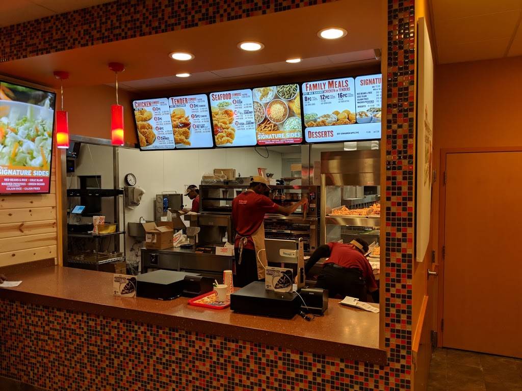 Popeyes Louisiana Kitchen | restaurant | 12844 Day St, Moreno Valley, CA 92507, USA | 9516531677 OR +1 951-653-1677