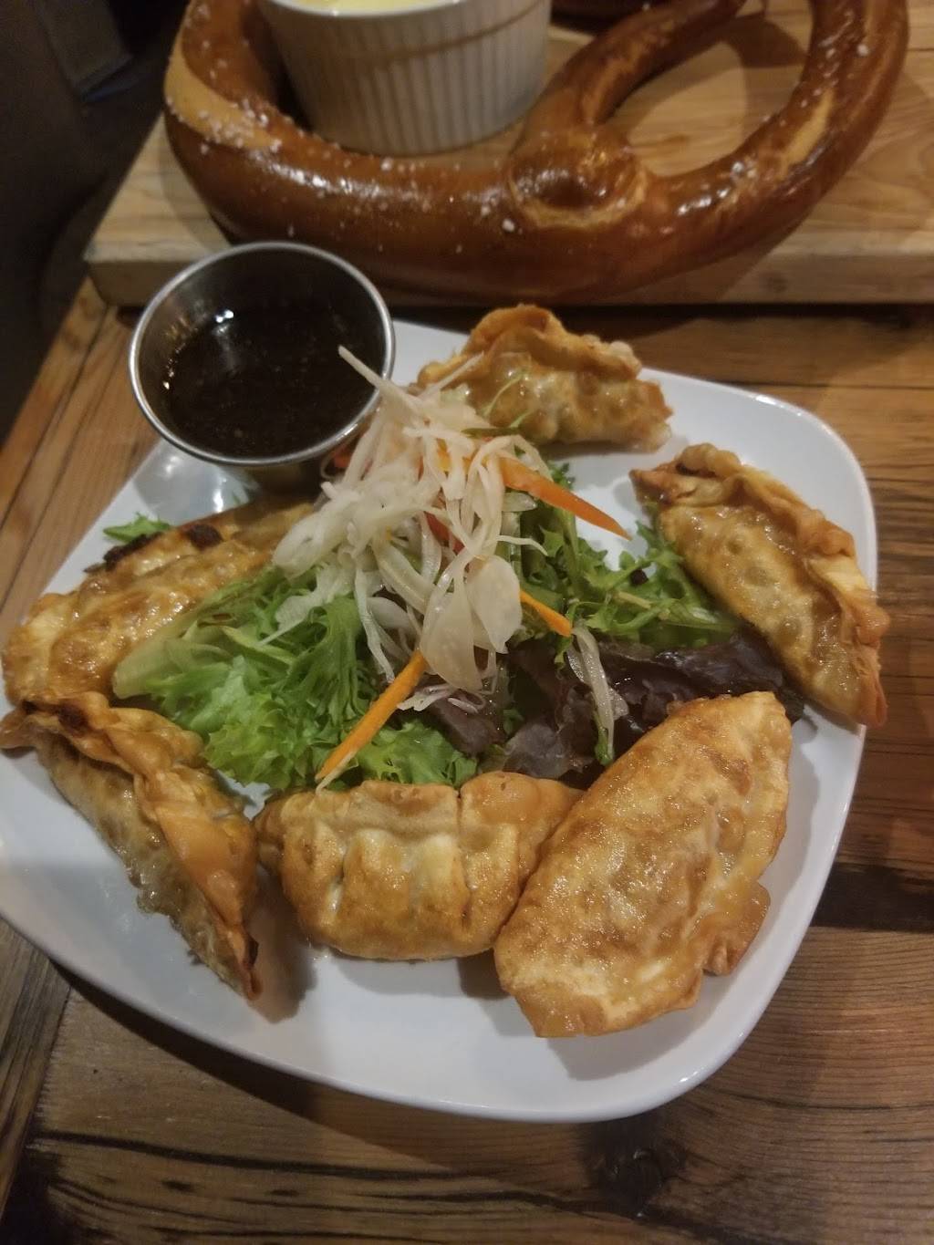 Delanceys | restaurant | 40 Park Pl, Goshen, NY 10924, USA | 8452948254 OR +1 845-294-8254