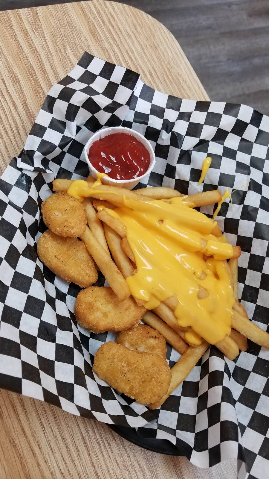 Erwins Philly Cheese Steak | restaurant | 4030 Hoyt Ave, Everett, WA 98201, USA | 4252524444 OR +1 425-252-4444