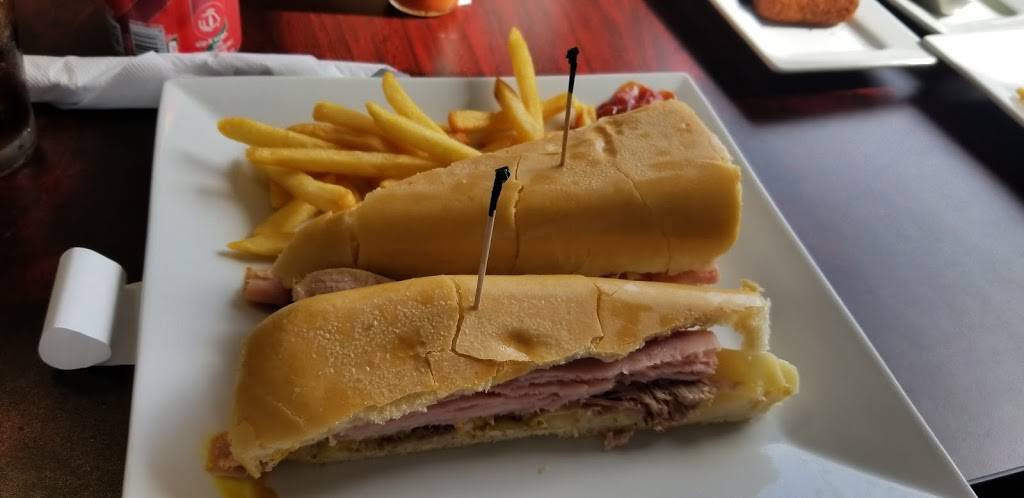 Floridita Cuban Cafe and Restaurant | restaurant | 1716 Airport-Pulling Rd, Naples, FL 34112, USA | 2392346580 OR +1 239-234-6580