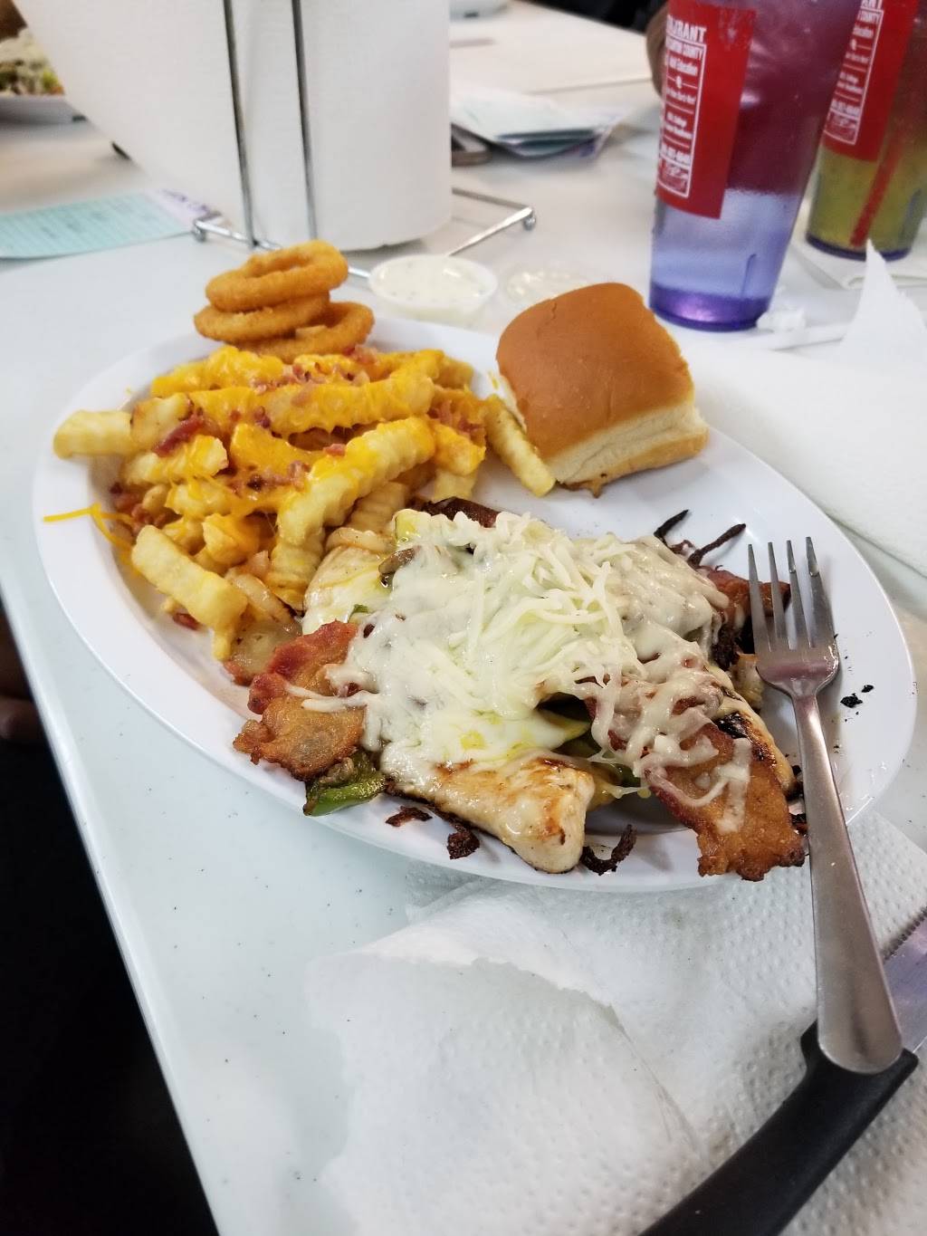 Horseshoe Grill | restaurant | 3371 State Hwy 1590, Albany, KY 42602, USA | 6063874877 OR +1 606-387-4877