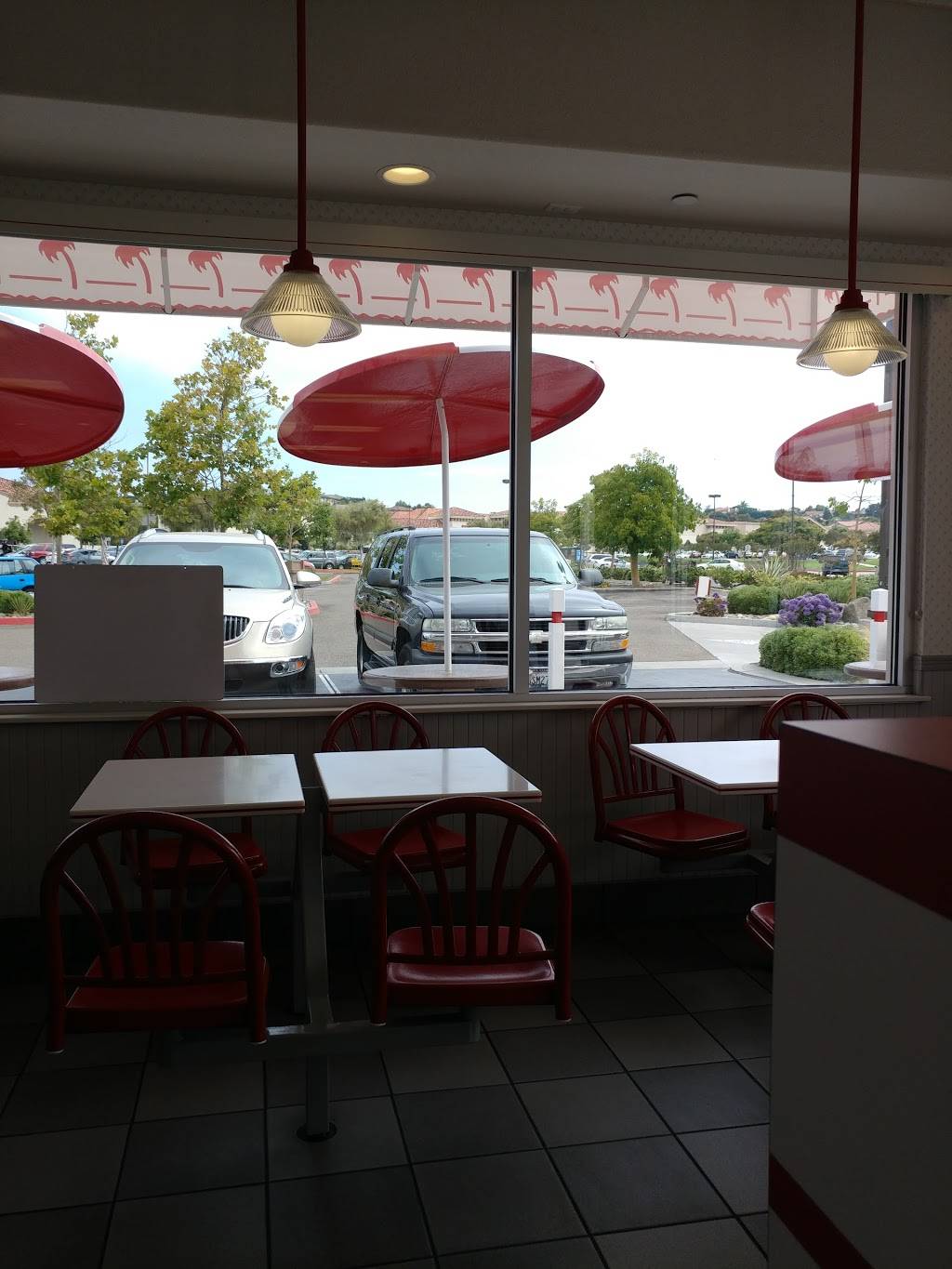 In-N-Out Burger | restaurant | 1170 W Branch St, Arroyo Grande, CA 93420, USA | 8007861000 OR +1 800-786-1000