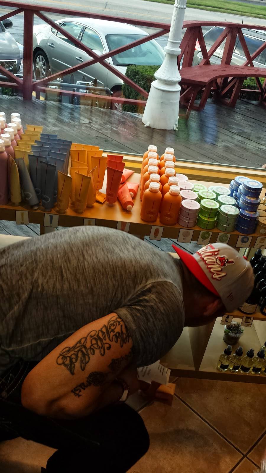 Mahles Restaurant and Lounge | restaurant | 24945 Detroit Rd, Westlake, OH 44145, USA | 4408996602 OR +1 440-899-6602