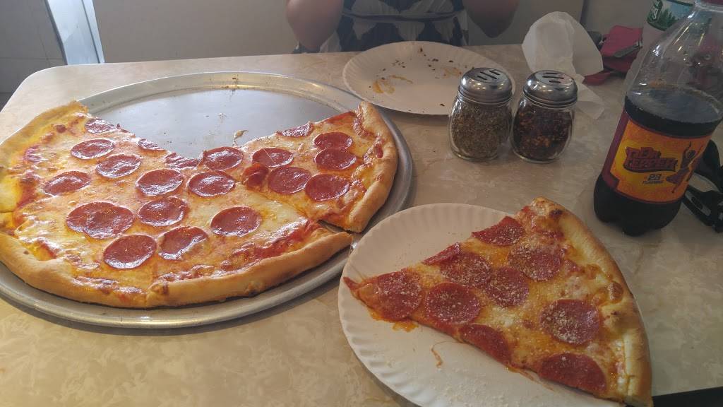 Mama Lenas Restaurant & Pizza | restaurant | 28 W Pond Rd, Perth Amboy, NJ 08861, USA | 7324423636 OR +1 732-442-3636