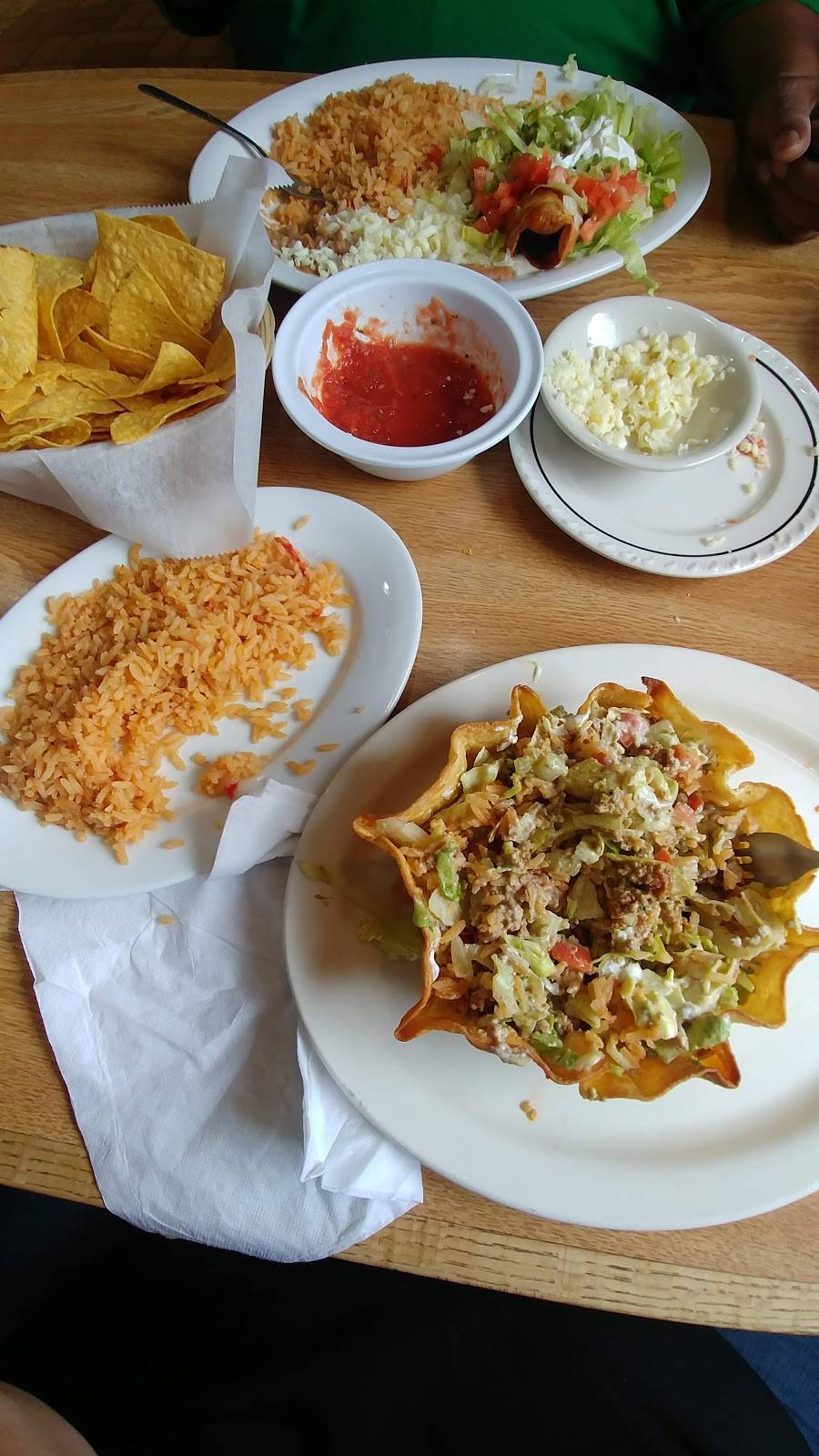 Calaveras Mexican Bar & Grill | restaurant | 5511 Silica Rd, Austintown, OH 44515, USA | 3305059140 OR +1 330-505-9140