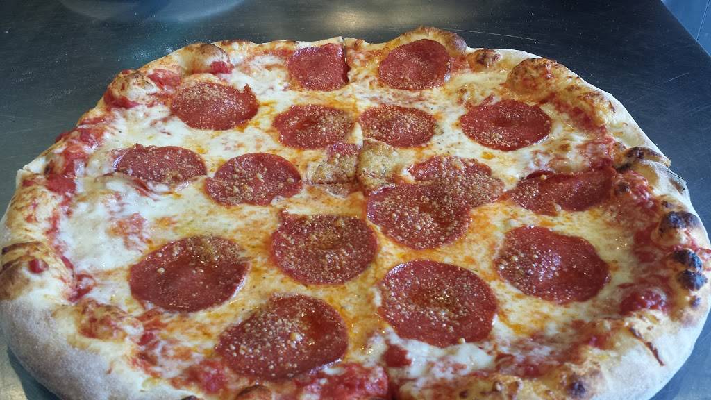 Boston Brothers Pizzeria | meal delivery | 2718 White Mountain Hwy, North Conway, NH 03860, USA | 6037335920 OR +1 603-733-5920