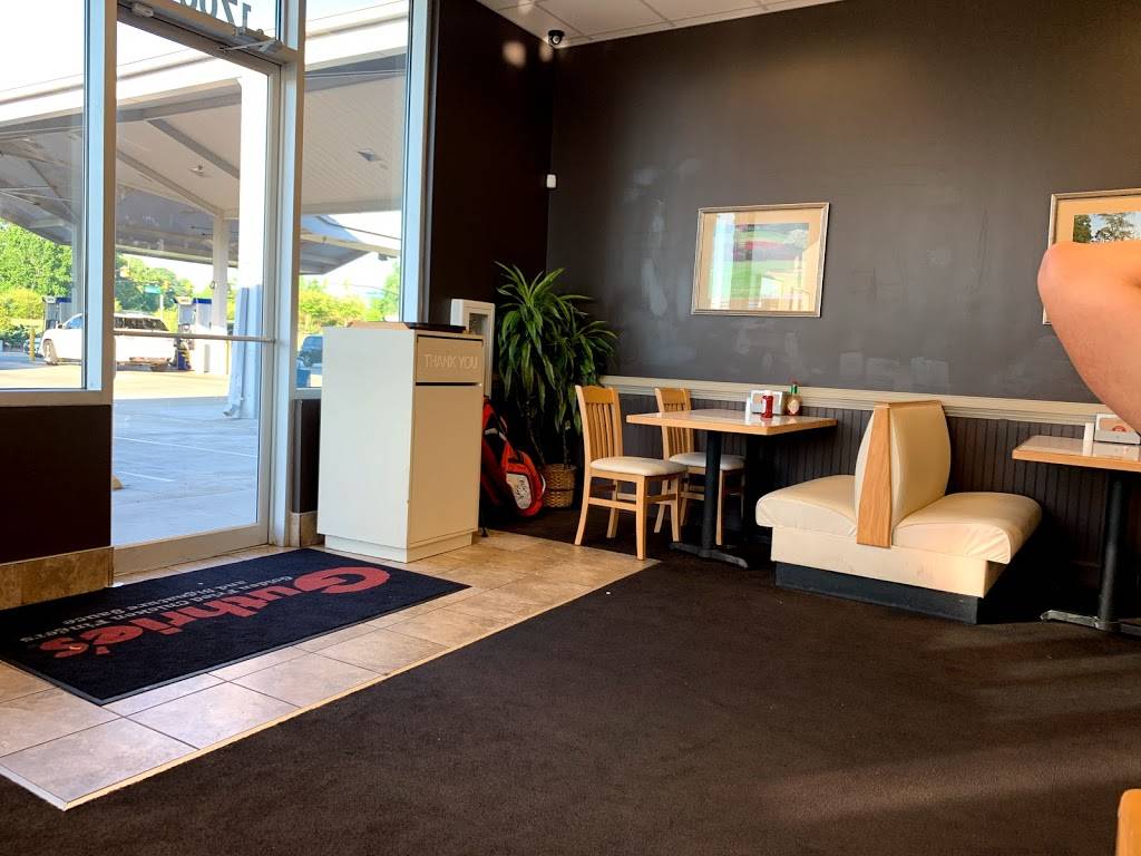 Guthries | restaurant | 1700 Capps Landing, Opelika, AL 36804, USA | 3342031970 OR +1 334-203-1970