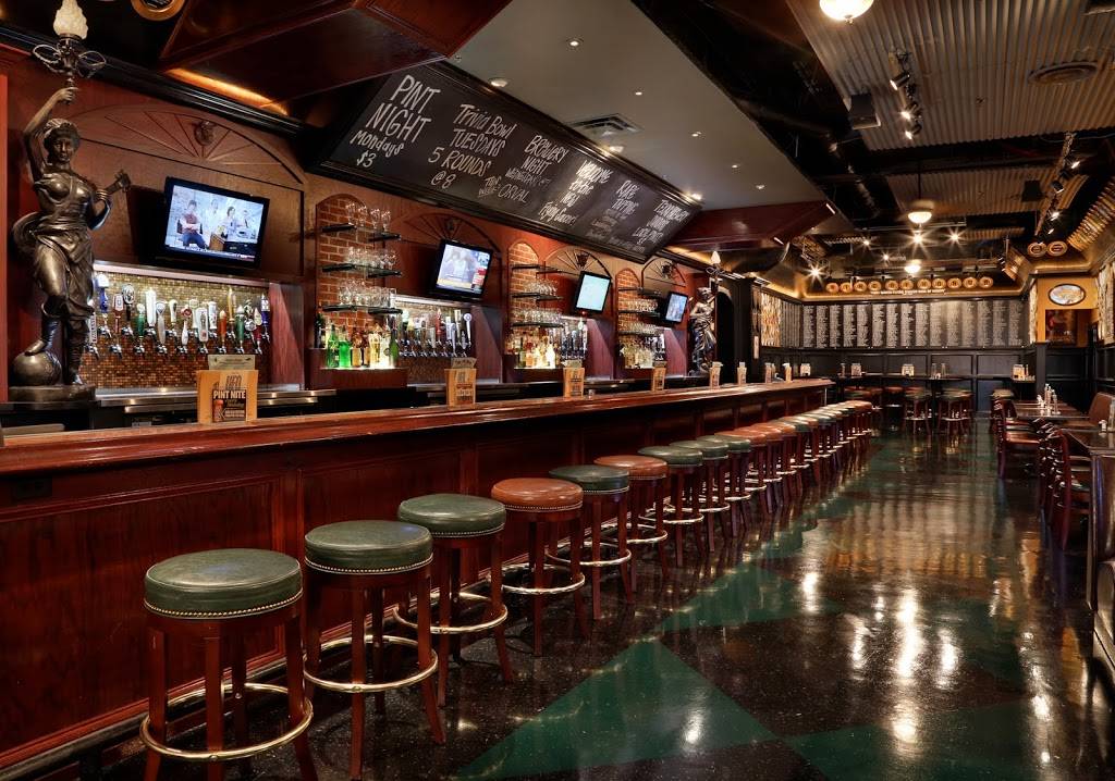 Flying Saucer | restaurant | 111 E 3rd St, Fort Worth, TX 76102, USA | 8173367470 OR +1 817-336-7470