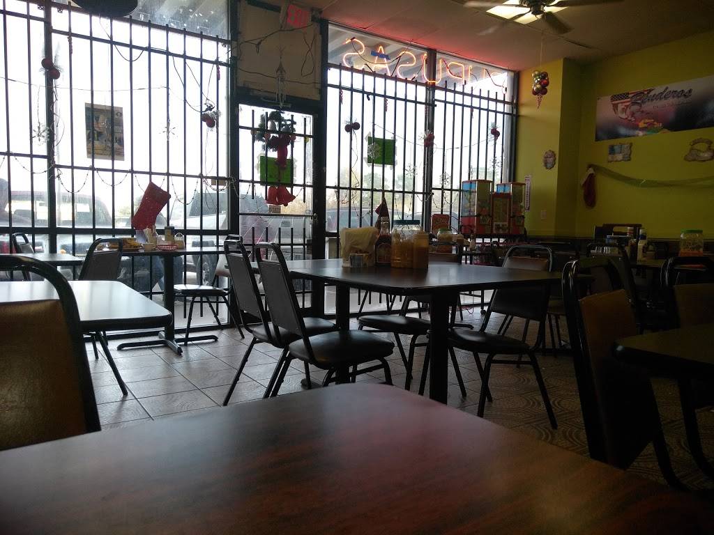 Panaderia Pupuseria Renderos | restaurant | 12665 Veterans Memorial Dr, Houston, TX 77014, USA | 2815830955 OR +1 281-583-0955