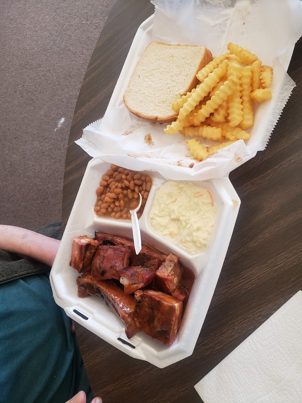 Dees BBQ & Catfish | restaurant | 23 Phillips Rd 230, Lexa, AR 72355, USA | 8705723166 OR +1 870-572-3166