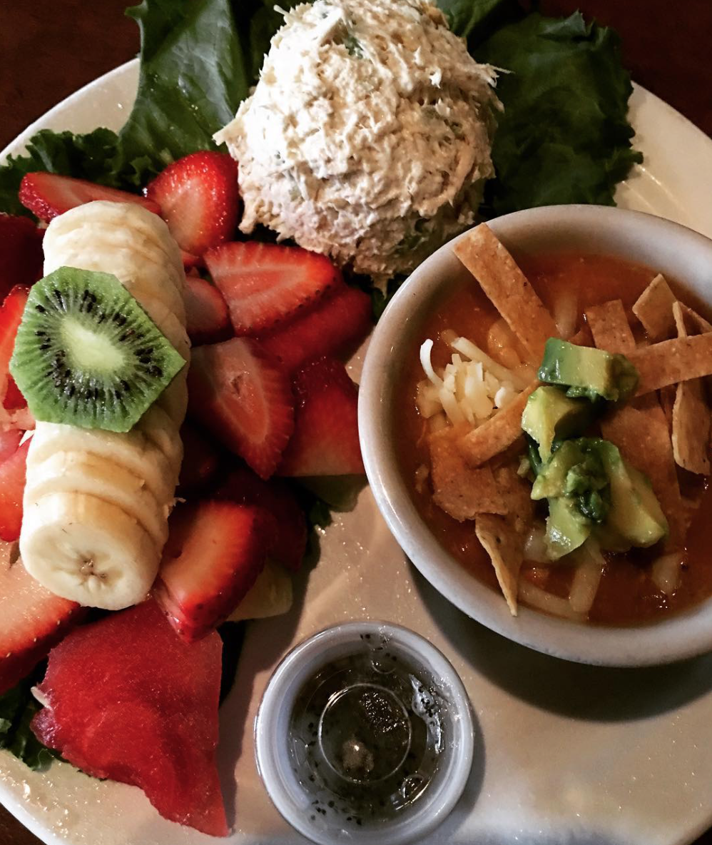 Sandy McGees Restaurant | restaurant | 314 Morton St, Richmond, TX 77469, USA | 2813449393 OR +1 281-344-9393