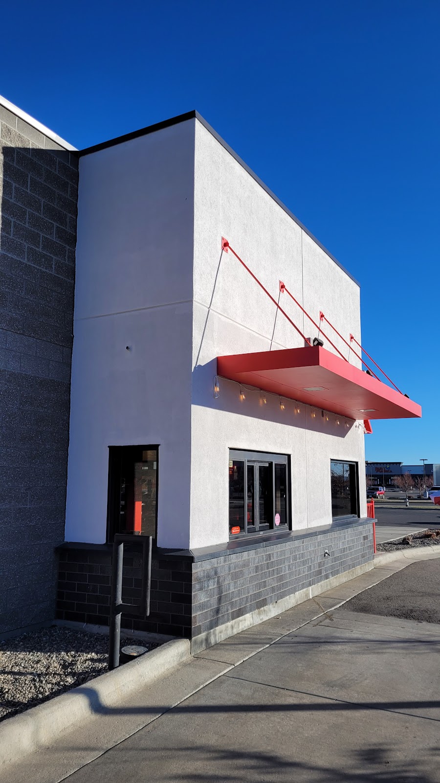 Daves Hot Chicken | restaurant | 1020 Shiloh Crossing Blvd, Billings, MT 59102, USA | 4065030214 OR +1 406-503-0214