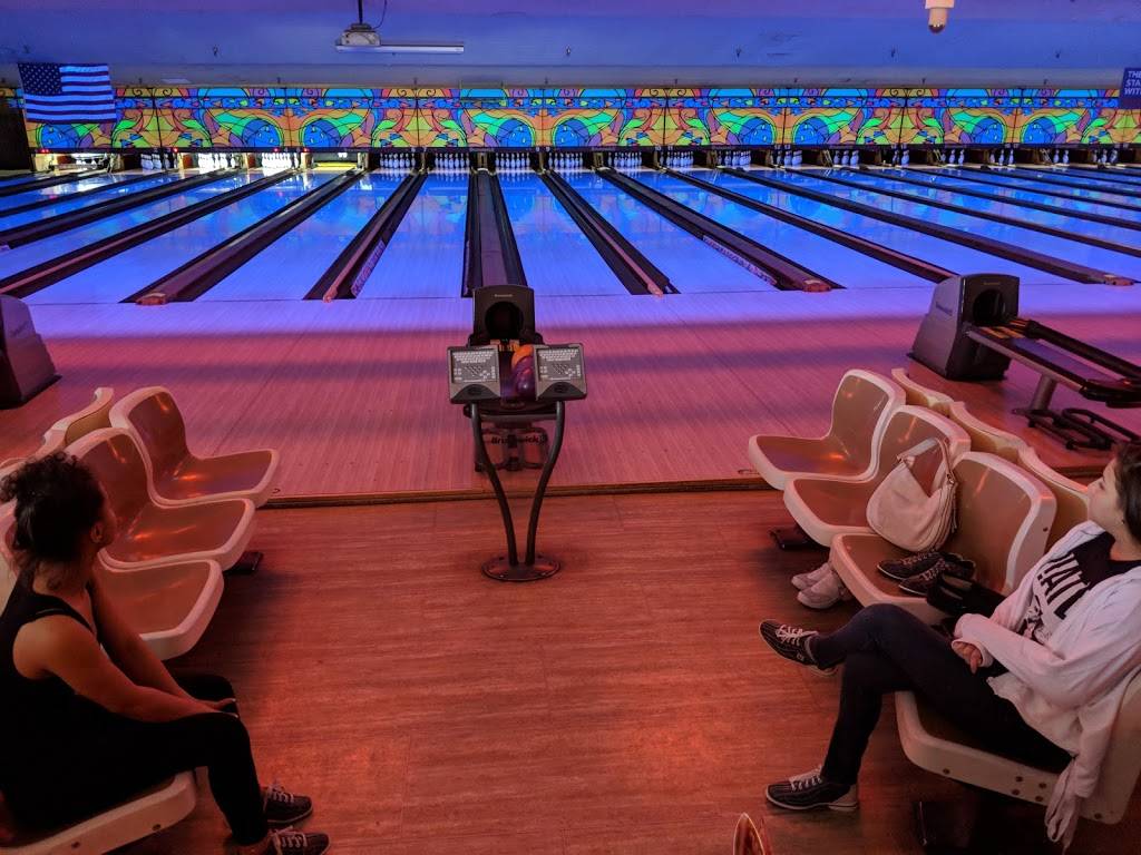 Bowlero Lancaster | restaurant | 43233 Sierra Hwy, Lancaster, CA 93534, USA | 6619482651 OR +1 661-948-2651