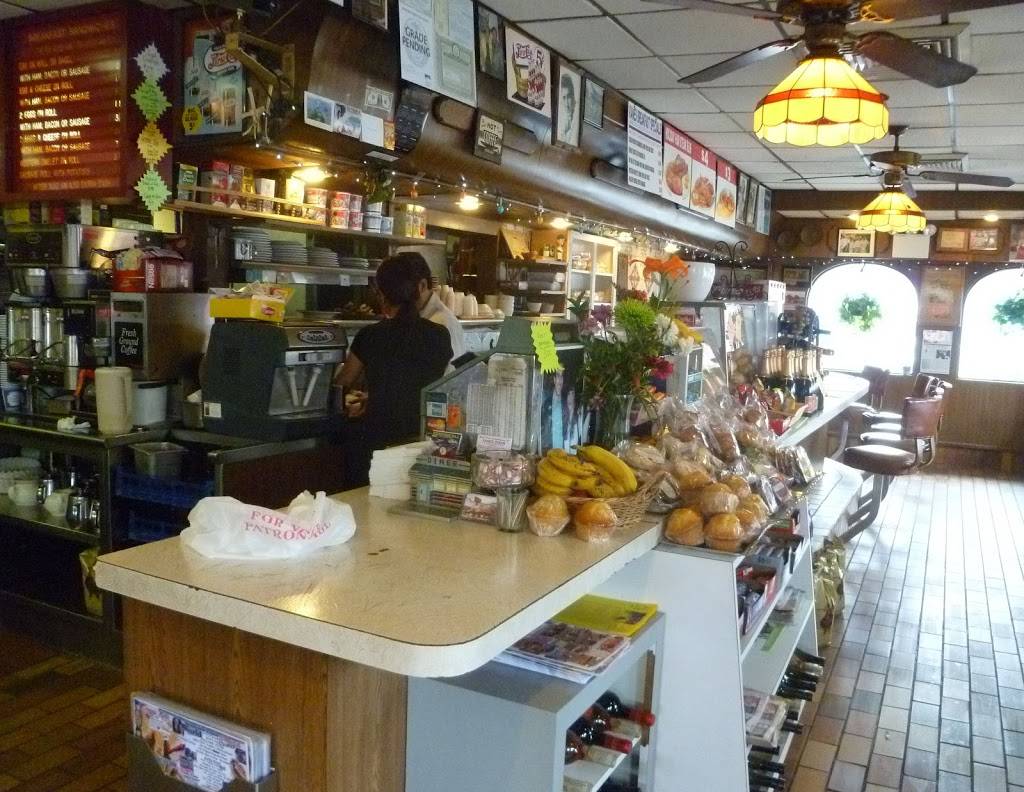 Kanes | restaurant | 44-15 College Boulevard, Flushing, NY 11355, USA | 7184635787 OR +1 718-463-5787