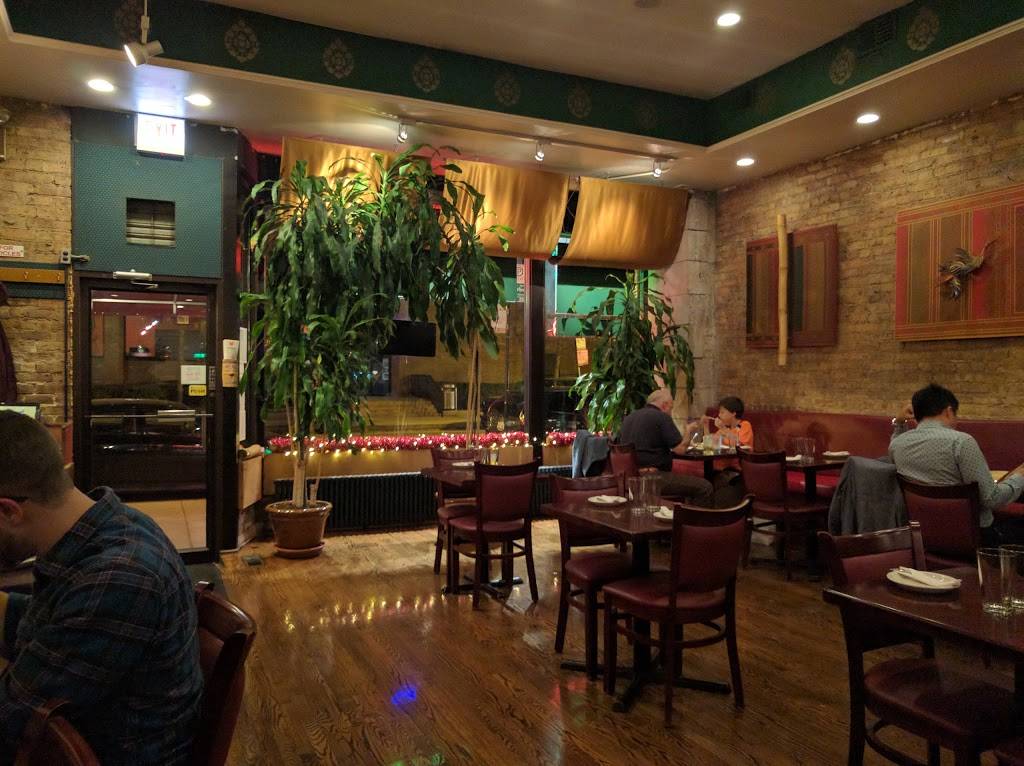 Tiparos Thai Cuisine & Sushi Bar | restaurant | 1540 N Clark St, Chicago, IL 60610, USA | 3127129900 OR +1 312-712-9900