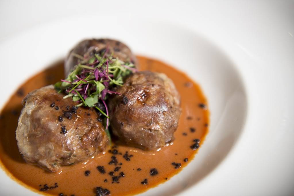 Flour Restaurant | night club | 34205 Chagrin Blvd, Moreland Hills, OH 44022, USA | 2164643700 OR +1 216-464-3700