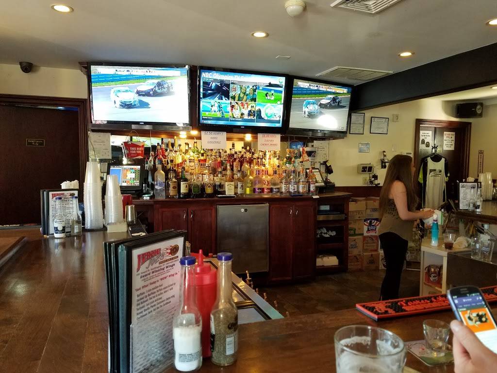 Jerzie Joes Sports Bar & Grill | restaurant | 202 Newell St, Southington, CT 06489, USA | 8606210025 OR +1 860-621-0025