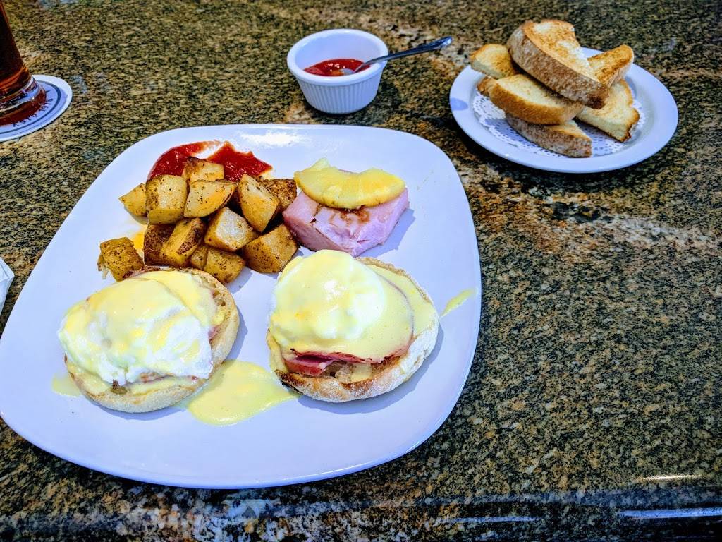 Delucia Bar | restaurant | 14123 Garfield Ave Gastropub, Paramount, CA 90723, USA | 5627887689 OR +1 562-788-7689