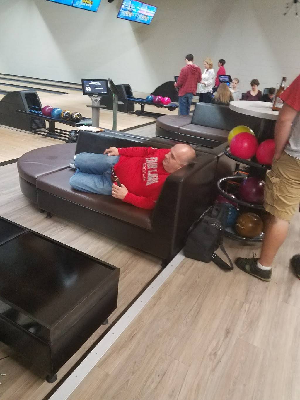 Parkway Lanes | meal takeaway | 200 US-46, Elmwood Park, NJ 07407, USA | 2017914680 OR +1 201-791-4680