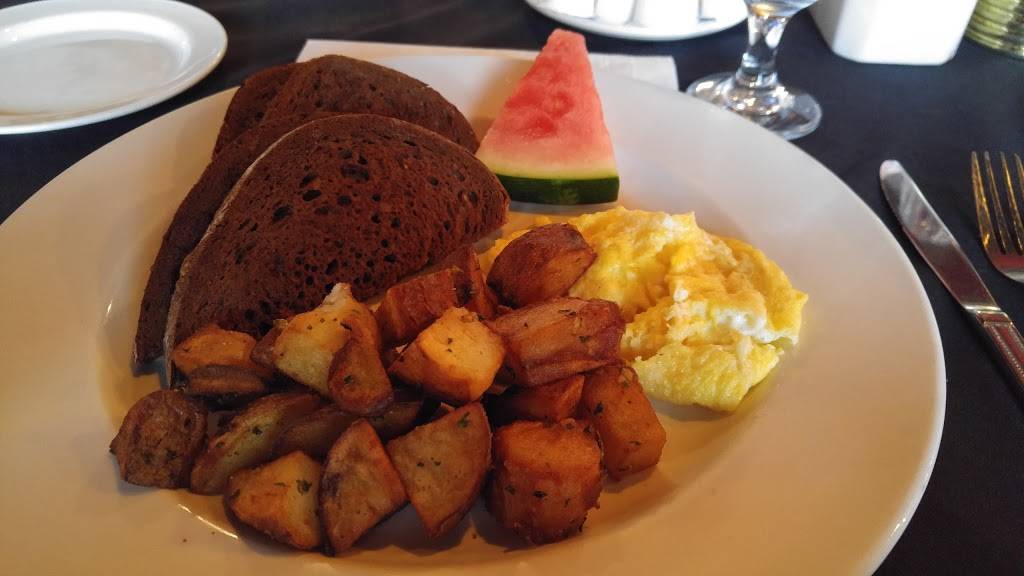 Ramekins | restaurant | 1540 Bath Rd, Kingston, ON K7M 4X6, Canada | 6133840793 OR +1 613-384-0793