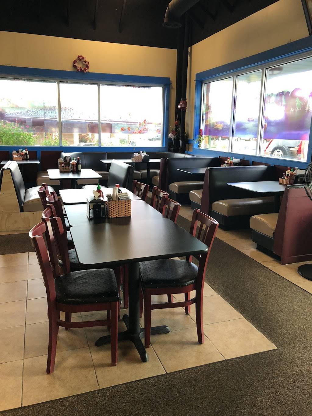 Pho Ever Yum | restaurant | 13691 Colorado Blvd, Thornton, CO 80602, USA | 3032555667 OR +1 303-255-5667