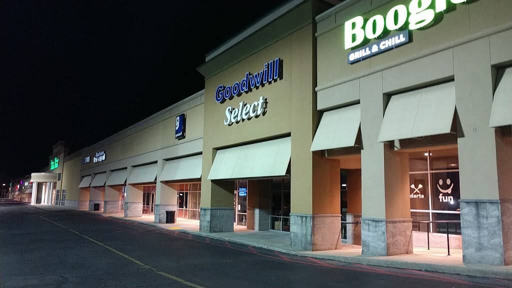 Boogies Grill & Chill | restaurant | 2650 Beach Blvd #41, Biloxi, MS 39531, USA | 2282072866 OR +1 228-207-2866