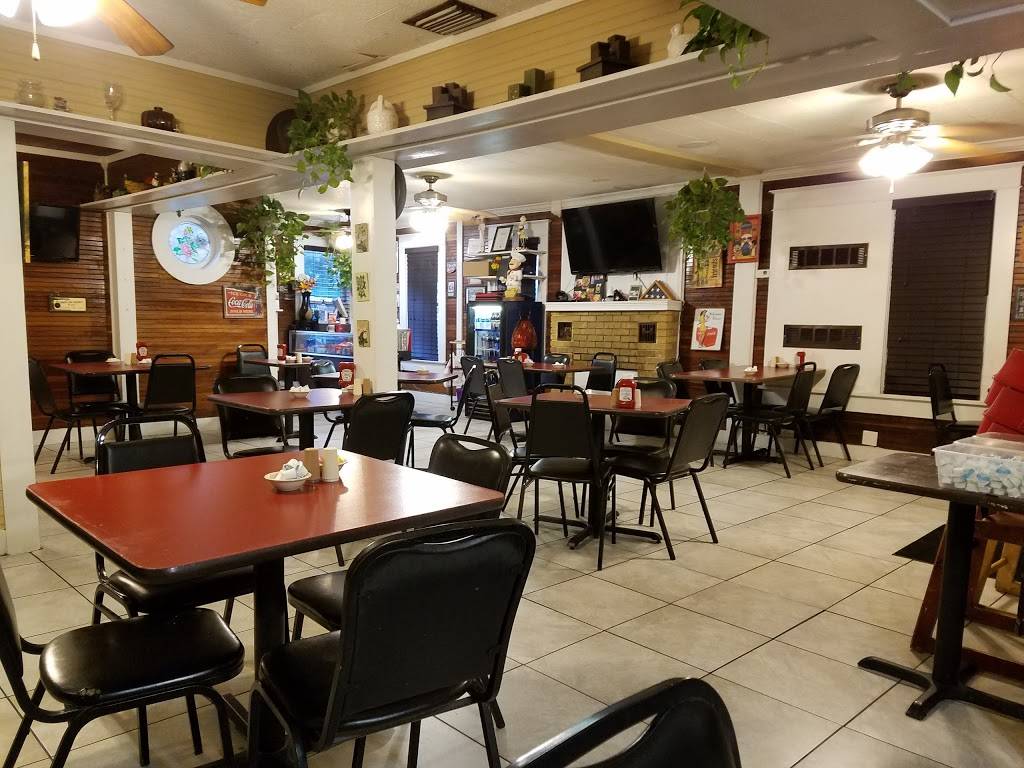 Pauls Kitchen | restaurant | 116 N 4th Ave, Wauchula, FL 33873, USA | 8637730292 OR +1 863-773-0292