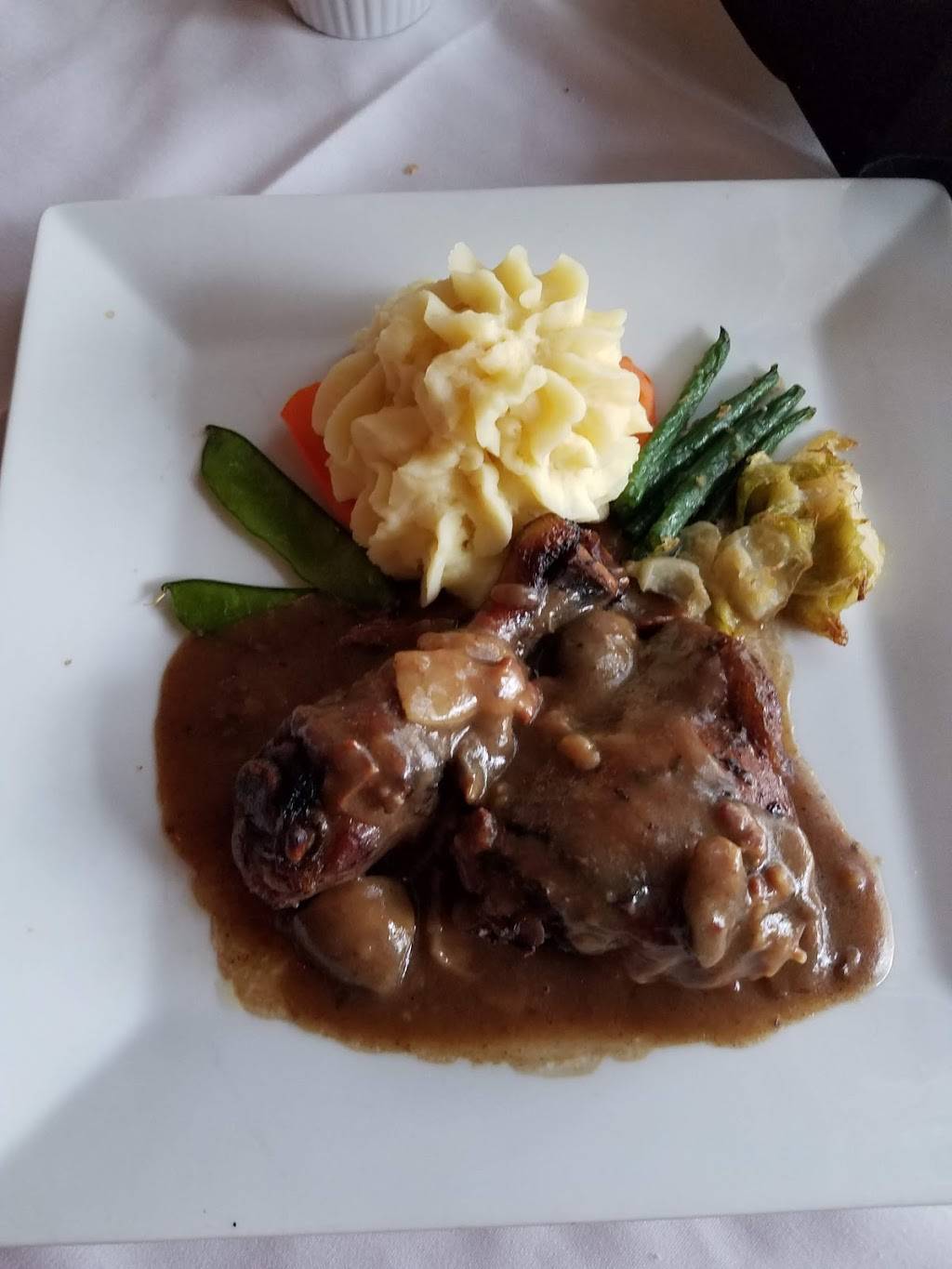 Chez Vincent | restaurant | 533 W New England Ave, Winter Park, FL 32789, USA | 4075992929 OR +1 407-599-2929