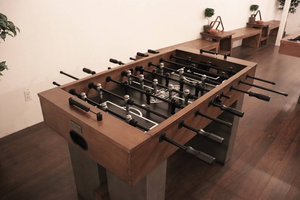 Berry & White Billiards (The Jungle) | restaurant | 96 N 5th St, Brooklyn, NY 11249, USA | 3478896221 OR +1 347-889-6221