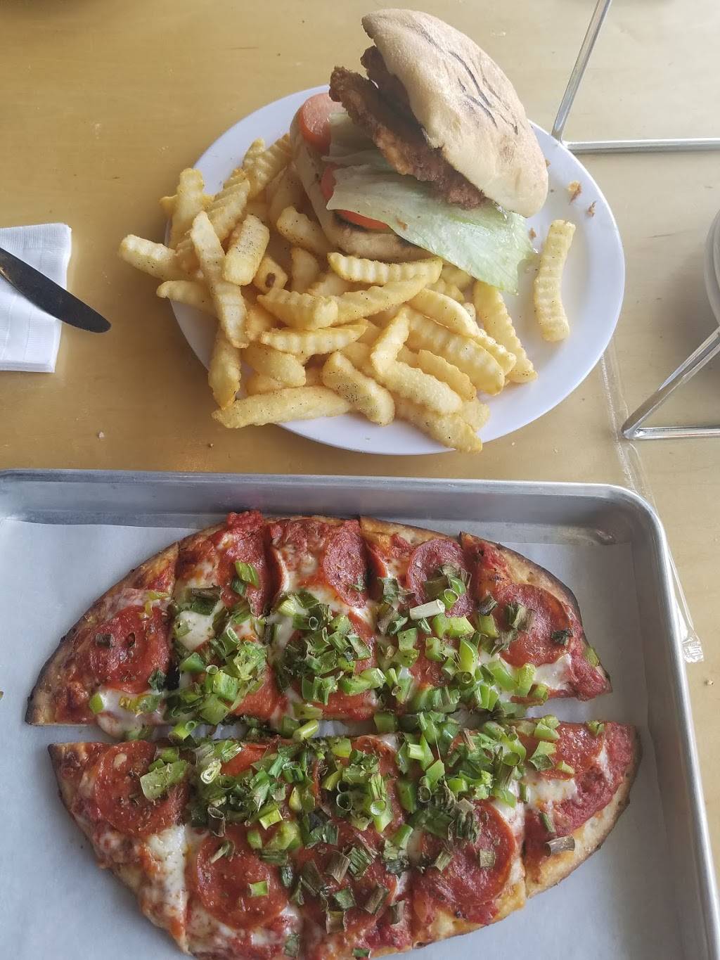 Atomic Pie | restaurant | 9660 Audelia Rd, Dallas, TX 75238, USA | 2145535733 OR +1 214-553-5733