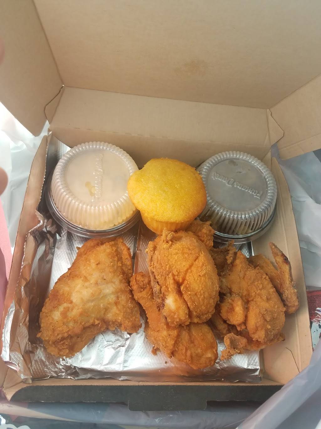 Famous Daves | restaurant | 3046 Waldorf Market Pl, Waldorf, MD 20603, USA | 3018851555 OR +1 301-885-1555