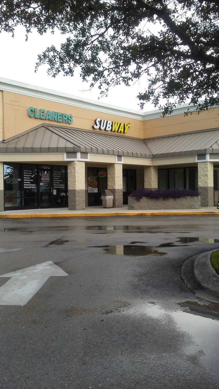 Subway | restaurant | 13401 Summerlin Rd Suite 3, Fort Myers, FL 33919, USA | 2394373555 OR +1 239-437-3555