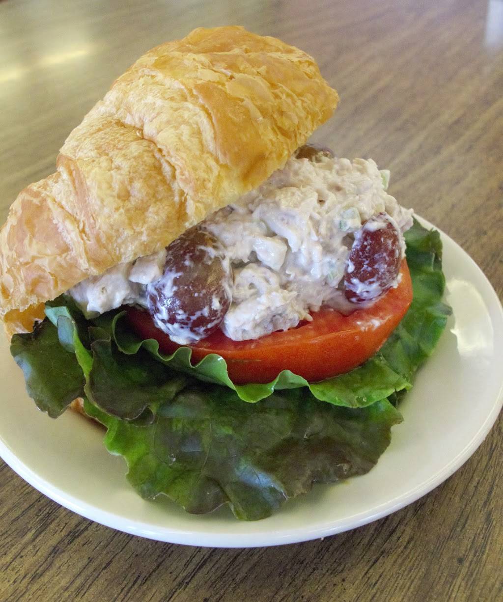 Shapiros Delicatessen at IND Airport | restaurant | Indianapolis International Airport, 7800 Col H Weir Cook Mem Drive Gate B14, Indianapolis, IN 46241, USA | 3172410645 OR +1 317-241-0645