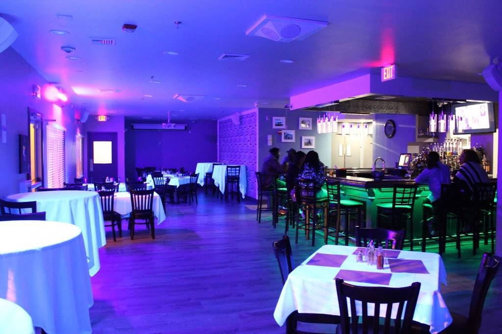 Restaurant Di Nos | restaurant | 908 Main St, Pawtucket, RI 02860, USA | 4017537991 OR +1 401-753-7991