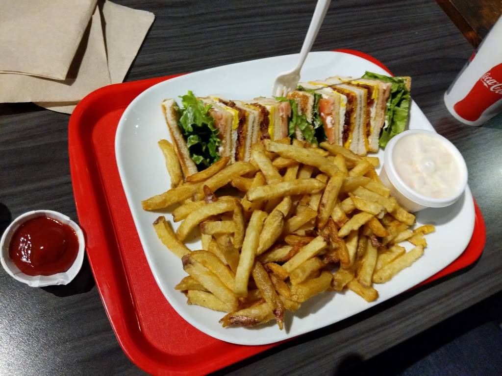 Cantine Chez Roger | restaurant | 721 Rue Principale E, Farnham, QC J2N 1M2, Canada | 4502934792 OR +1 450-293-4792