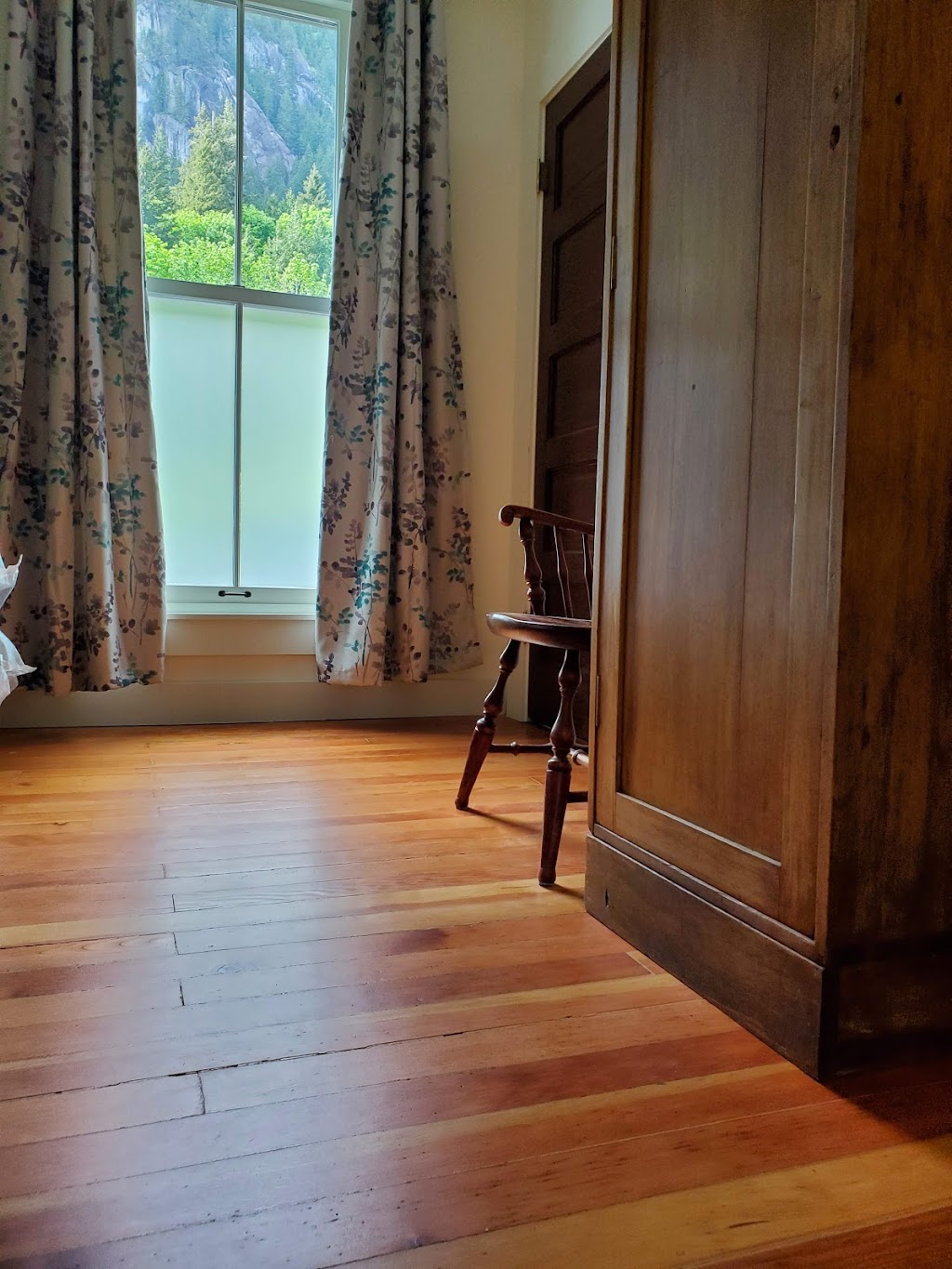 Bush House Inn | restaurant | 308 5th St, Index, WA 98256, USA | 4252987642 OR +1 425-298-7642