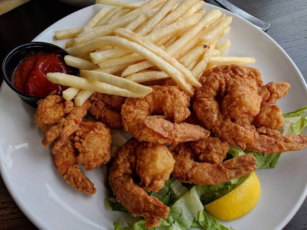 Stripers Waterside | restaurant | 333 Waterside Dr, Norfolk, VA 23510, USA | 7578374100 OR +1 757-837-4100