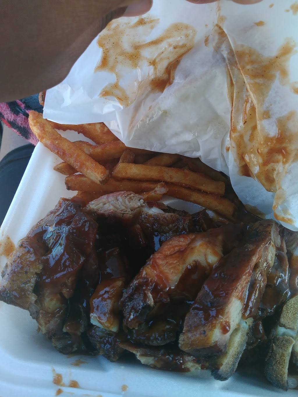 A&R Bar-B-Que | restaurant | 3721 Hickory Hill Rd, Memphis, TN 38115, USA | 9013659777 OR +1 901-365-9777