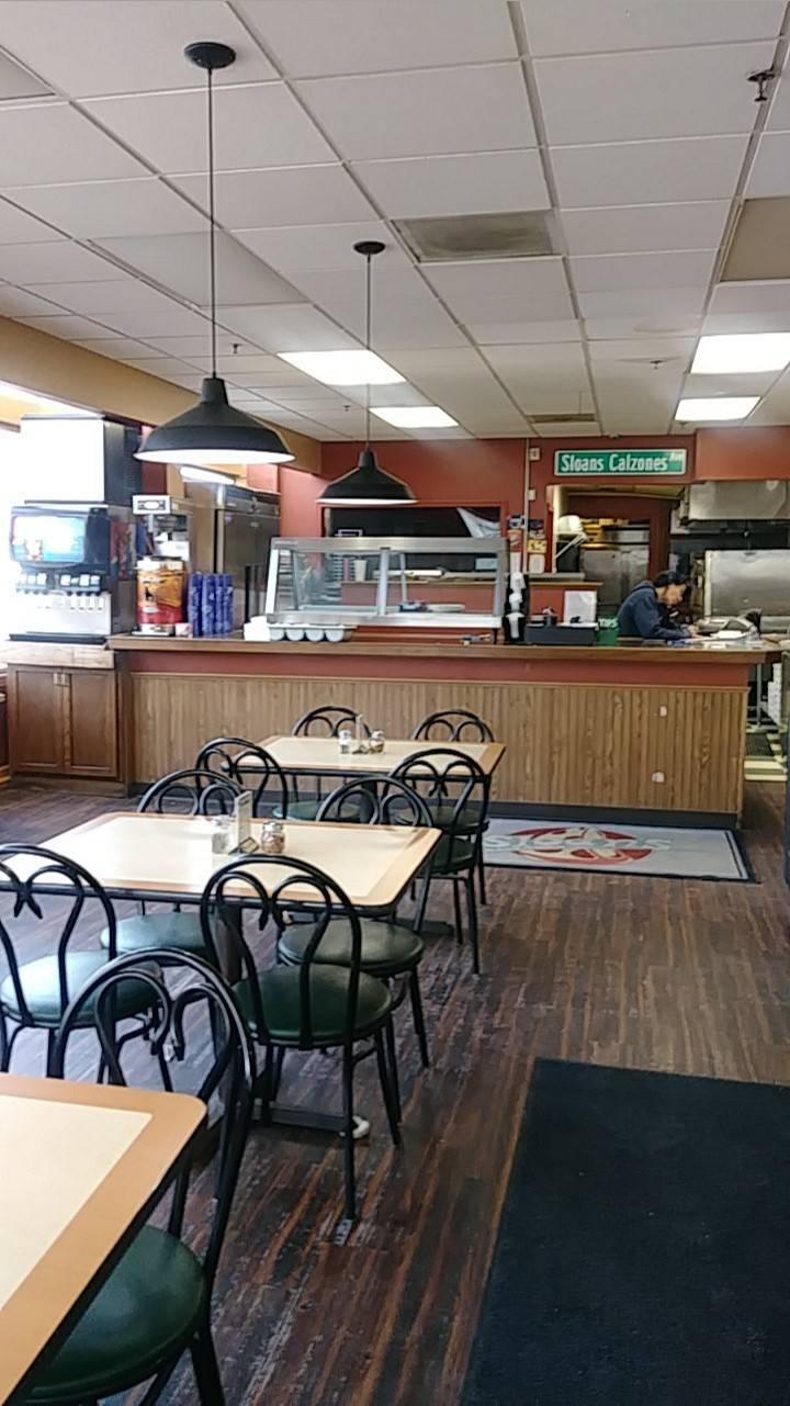 Sloans Calzones | restaurant | 190 N Merchant St, Decatur, IL 62523, USA | 2174224940 OR +1 217-422-4940