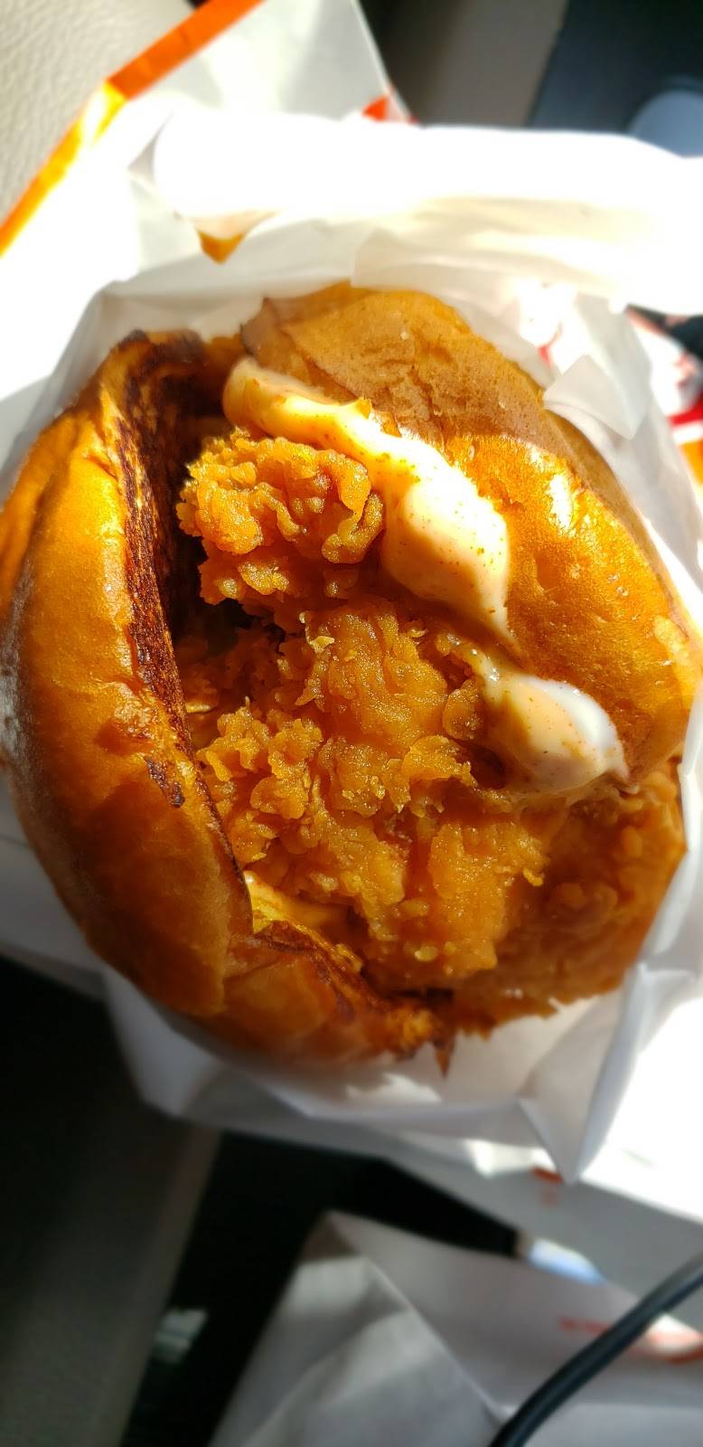 Popeyes Louisiana Kitchen | restaurant | 1221 Mt Vernon Ave, Bakersfield, CA 93306, USA | 6613210200 OR +1 661-321-0200