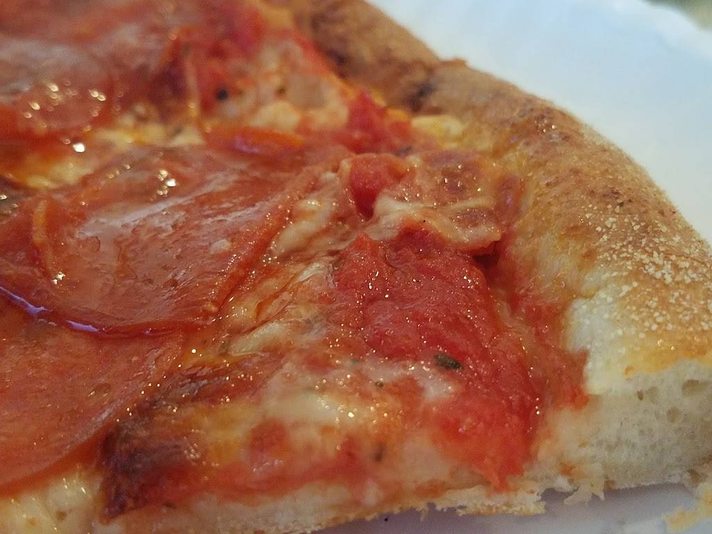 Bonellos New York Pizza | restaurant | 3613, 806 S Gaffey St, San Pedro, CA 90731, USA | 3108327544 OR +1 310-832-7544