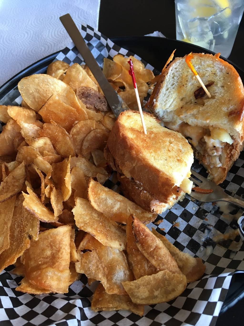 Cleats Club Seat Grille | restaurant | 6801 E Harbor Rd, Lakeside Marblehead, OH 43440, USA | 4197349464 OR +1 419-734-9464