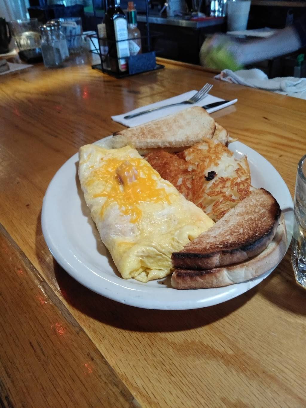 Green Lantern Restaurant | restaurant | 4412 Siggelkow Rd, McFarland, WI 53558, USA | 6088384730 OR +1 608-838-4730