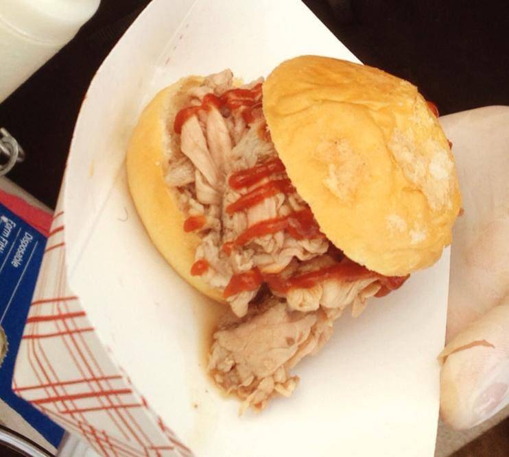 Dogz Bar and Grill | restaurant | 5300 E 2nd St, Long Beach, CA 90803, USA | 5624333907 OR +1 562-433-3907