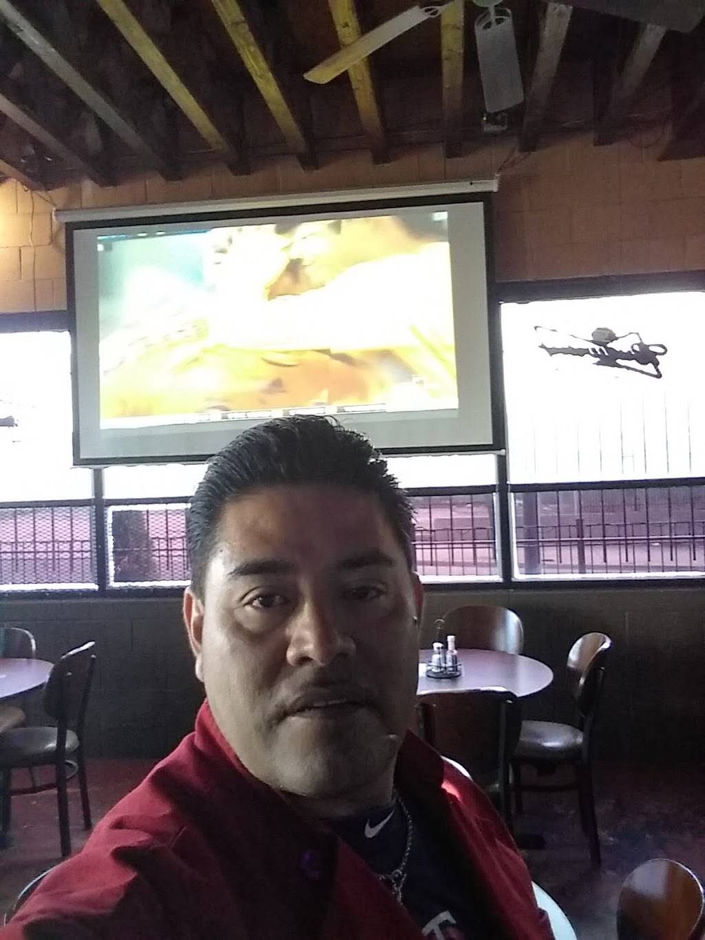 El Centenario Bar & Grill | restaurant | 4556 West Roosevelt Road, Chicago, IL 60624, USA | 7737107265 OR +1 773-710-7265