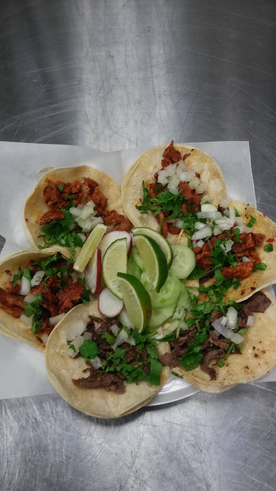 Chinelos Mexican Food | restaurant | 1228 W Littleton Blvd, Littleton, CO 80120, USA | 7207082166 OR +1 720-708-2166