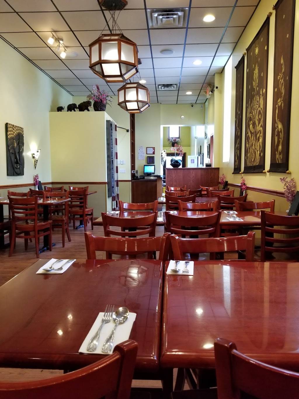 Supatras Thai Cuisine | restaurant | 967 7th St W, St Paul, MN 55102, USA | 6512225859 OR +1 651-222-5859
