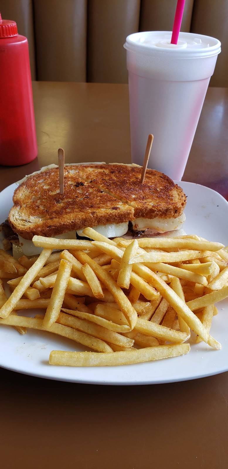 Mels Dive In | restaurant | 24335 CA-99, Acampo, CA 95220, USA | 2093342233 OR +1 209-334-2233